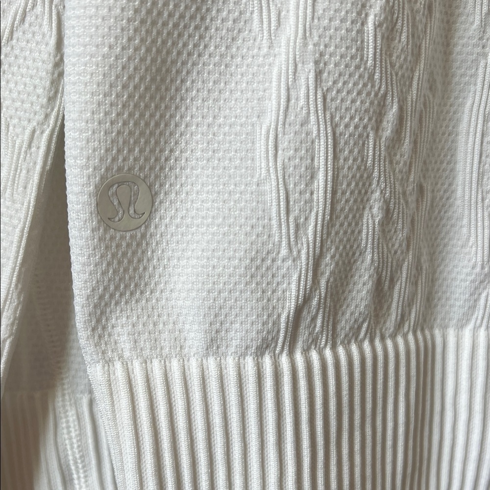 Lululemon long sleeve workout top - Picture 5 of 9